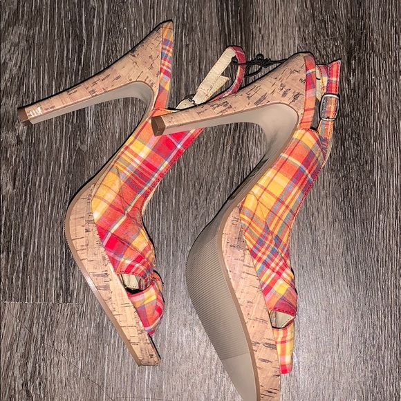 Cute plaid peep toe heels - Picture 6 of 6
